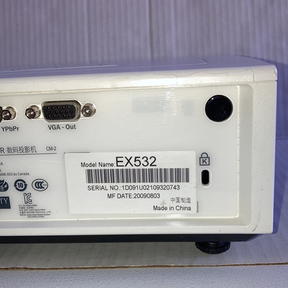 Optoma DLP projector EX532 (powers on- lamp light lit) as is - Picture 5 of 7